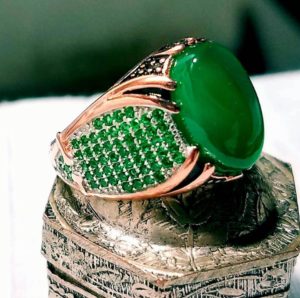 لأول مره اسرار العقيق اليمني الأفخر في العالم في لقاء جلال الصلاحي مع ابراهيم الشاوش الذي يأتي بالاحجار من اليمن آنس الى عمان