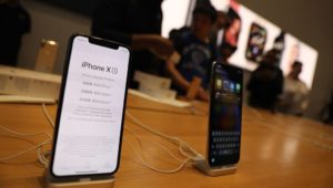 لجنة التجارة الدولية: هواتف آيفون انتهكت براءات اختراع كوالكوم ويجب حظرها