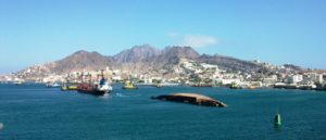 هل باع الانتقالي الجنوب و الموانئ و الجزر اليمنيه هكذا اجاب صحفي جنوبي