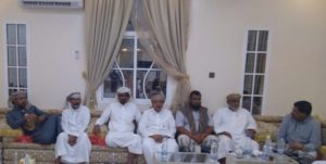 خلال الاجتماع الاستثنائي لأعضاء اللجنة التنظيمية لإعتصام المهرة .. بن عفرار : وعي أبناء المهرة وتلاحمهم قطع الطريق أمام المتربصين. والحريزي : السلطة ممثلة ب”راجح باكريت” غطاء للتواجد السعودي.