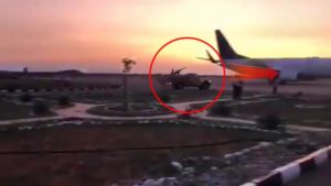 مدير أمن سقطرى يوضح حقيقة فيديو طرد الطائرة الاماراتية! ودخول اطقم عسكرية الى المدرج وما دور السعوديين في الحادثه