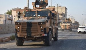 سقوط اول ضحايا عملية تركيا في سوريا 3 أشخاص بينهم طفل داخل تركيا في سقوط قذيفة جاءت من سوريا على بلدة أقجة قلعة