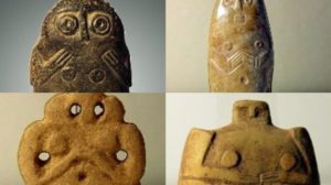 أربع قطع أثريه يمنيه قديمة جداً جداً جداً منتشره في متاحف العالم شاهد ماذا كُتب أسفل هذه القطع.