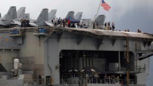 كورونا يضرب حاملة الطائرة الأمريكية (فيديو)