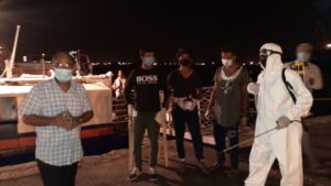 وصول رحلة بحرية ثانية إلى مرسى ذو باب تقل 146 من اليمنيين العالقين في جيبوتي