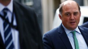 بن والاس يتعهد بحماية الأمن السعودي ضد الحوثيين