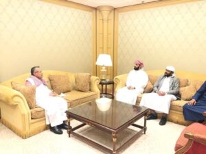 عاجل بن دغر يلتقي بعدد من قيادات المقاومة الجنوبية والحزام الأمني ! لماذا