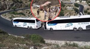 انقلاب شاحنه بخط القبيطه مما تسبب باغلاق الخط امام المسافرين (صور)