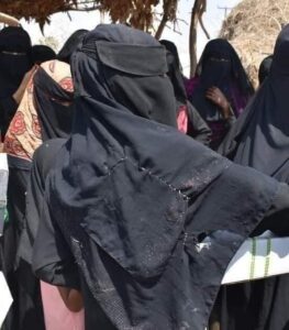 فتاة يمنية تبكي عندما شاهدة صورتها تنتشر في مواقع التواصل ! بمثلك نفخر جوهرتنا