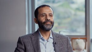 حميد الاحمر يعقب على حرب استنزاف الرئيس اليمني في مأرب النفطيه المقابله كامله (فيديو)