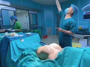 دراسة صادمه 100 الف شاب يقومون بزراعة صدور إنثويه كل كم..؟