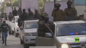 ورد الان.. مشاهد اوليله لأول استعراض عسكري لحركة حماس بعد بدء سريان الهدنة