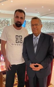 إعلامي يتنبأ بسقوط مأرب في يد الحوثيين!  عقب لقاءه بن دغر مستشار الرئيس اليمني