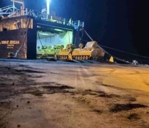 خروج القوات السعودية من عدن قبل قليل في ليلة مشبوهة كما دخلوها أول مرة!(صور)