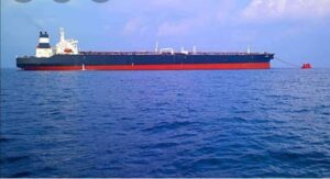 سفينة يونانية تنهب 2 مليون برميل نفط من من حضرموت! وهذا هو من قبض الثمن؟