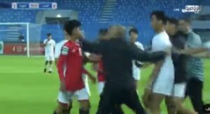فيديو من زاوية اخرى اعتداء جبان من مدرب منتخب سوريا على هداف المنتخب اليمني