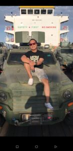 فيديو يظهر مشاهد أخرى لعدد من المدرعات التي نقلتها السفينة روابي