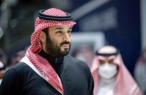 الصحفي الذي قابل محمد بن سلمان هكذا حرّف إعلام السعودية ترجمة ردود اللقاء