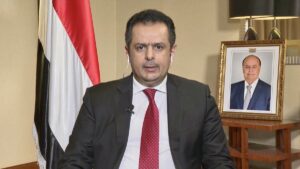 وزير يطلب من معين عبدالملك مناقشة استفزازات الامارات في سقطرى! فكيف رد؟