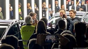 تيسلا تغزو المانيا وتفتتح أول مصنع لإنتاج السيارات الكهربائية في أوروبا