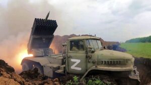 روسيا.. تدمير شحنة ضخمة من الأسلحة تم تسليمها للجيش الأوكراني (فيديو)