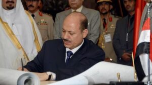 صحيفة عالمية.. الناجي الأبرز من تفجير “دار الرئاسة” يحمل مشروع نجاة الدولة اليمنية