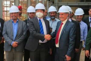 زيارة القائم بأعمال السفارة الصينية في اليمن لمصافي ومحطة كهرباء عدن الصينية