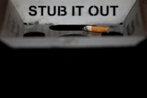 أعراض اذا شعرت بها عليك مراجعة طبيب سرطان الحلق عاجلاً