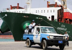 عاجل من سائقي مكتب نقل ميناء الحديدة والصليف ارفعوا هذه النقاط مالم سننفجر!