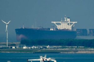 سياسي يتساءل بعد عجز أممي عن جمع 20 مليون $ لتفريغ صافر! ماذا لو طلبت اليمن اعادة اعمار