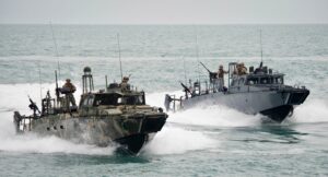 اخبار : اليمن اليوم امريكا تعود بقوة جديدة الى المياه اليمنية والخليجية