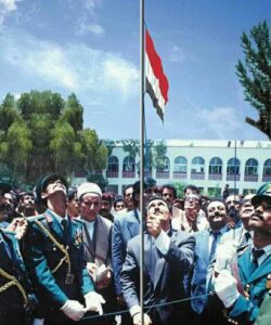 لما يصفون اكبر كتاب جنوب اليمن يوم الوحدة 22 مايو باليوم الأعظم في التاريخ اليمني؟