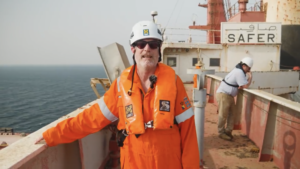 اليمن اليوم : فريق انقاذ خزان صافر ينهي مرحلة الفحص 2 ويبدأ التفريغ لمدة 14 يوم (فيديو)