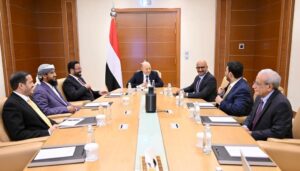 عدن الان.. المحافظ احمد لملس يعيد ايرادات عدن للمركزي اليمني