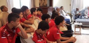 رئيس الاتحاد اليمني “العيسي” يلتقي ابناءه الناشئين بحزن فماذا قدم لهم؟