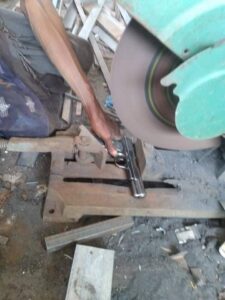 اليمن اليوم.. حملة امنية في مديرية طور الباحة تقص اسلحة مخالفين وتأمن الخط العام