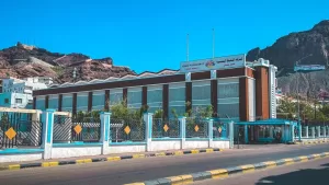 بسبب بلطجي في عدن اعلان موعد اغلاق محطات الوقود! تفاصيل القصة كاملة