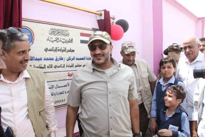 طارق صالح في افتتاح مدرسه في محافظة تعز مديرية المخا