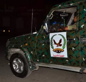 شرطة تعز تنفذ انتشاراً أمنياً واسعاً وحظراً ليلياً لحركة الدراجات النارية