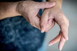 اكتشاف علاج مبتكر يخفف أعراض التهاب مفاصل اليد ويوفر الراحة المؤلمة