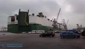 تحديث حي لحركة السفن في ميناء الحديدة اليمني في ظل توترات في البحر الاحمر