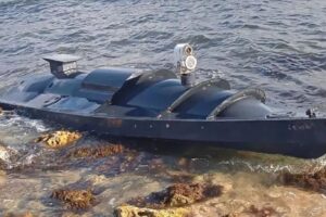 القيادة الوسطى الأمريكية: نفذنا ٥ ضربات ضد 3 صواريخ كروز وغواصة وسفينة مسيرتين في اليمن