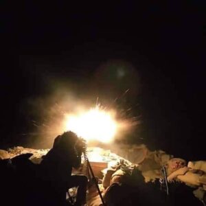 اشتباكات عنيفة في مأرب مع مسلحين من عبيدة والجيش يتدخل بواسطة المسيرات