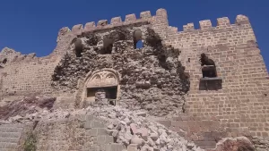 أخبار اليمن: الهيئة العامة للآثار توثق وتقيم اضرار قلعة القاهرة في تعز لبدء الترميم