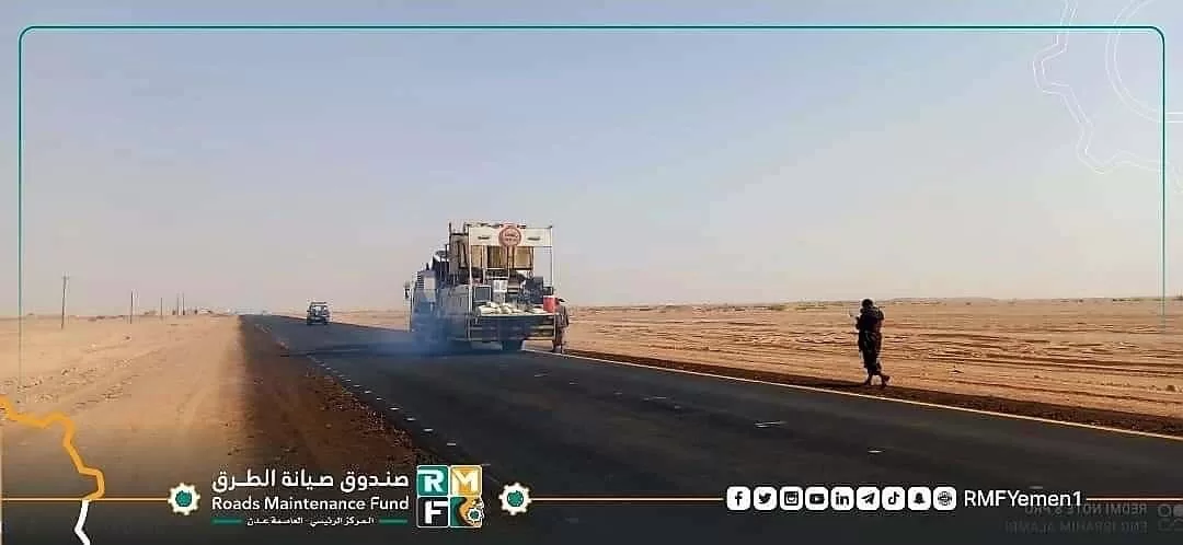 أخبار: تواصل أعمال مشروع صيانة وتأهيل الطريق الدولي عتق – العبر في المقاطع 3 و 4