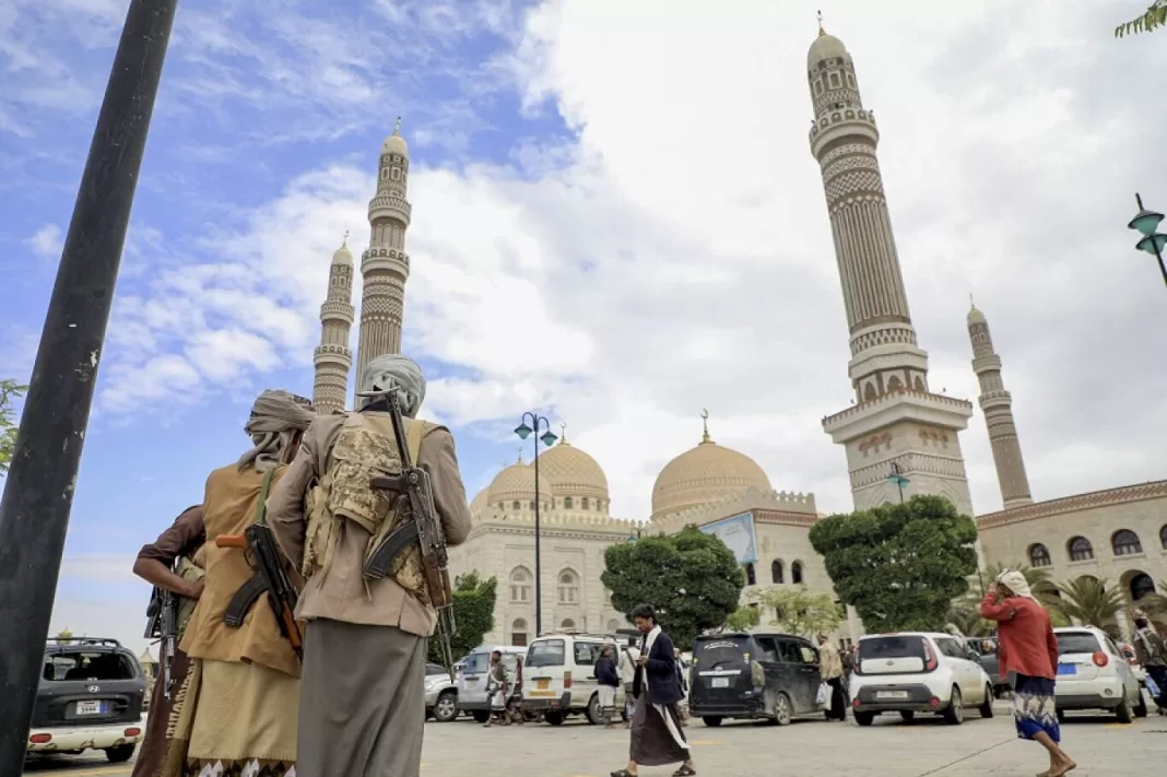 اليمن اليوم - ‏هل النظام الجمهوري في خطر؟ تحليل يثير تساؤلات على صحيفة بريطانيا