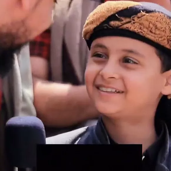 قصة محمد الضبيبي: طفل يمني يلهم العالم بأناقته الرجولية وقصته الملهمة – أخبار اليمن اليوم