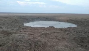 أخرج الماء: صنعاء تتبنى إطلاق صاروخ سقط في المخا والمفاجأة تكمن في الحفرة المتكوّنة!