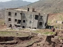 تنزلق التربة من تحت بيتك انتبه: كواليس الخطر المتزايد واسبابه بالمنحدرات في اليمن الآن
