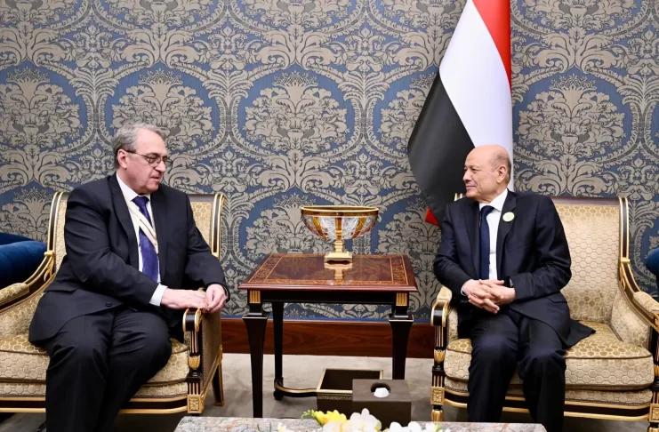 رئيس مجلس القيادة الرئاسي اليمني يبحث مع المبعوث الخاص للرئيس الروسي المستجدات الوطنية والاقليمية